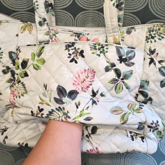 Vera Bradley "Seawater Blossoms" Tote - Picture 5 of 15